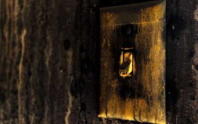 Signs Your Light Switch is Beginning to Break